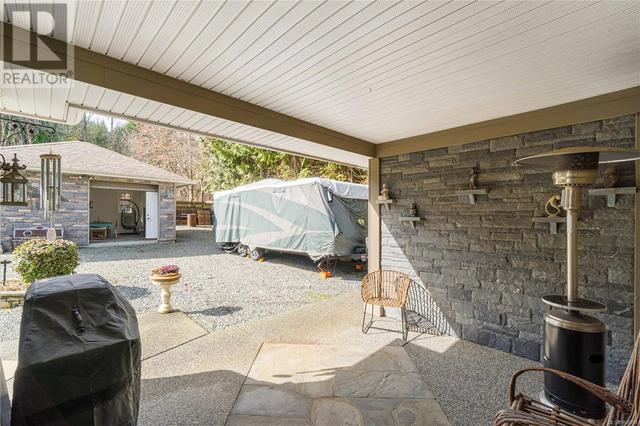 7739 Clark Dr, House detached with 4 bedrooms, 3 bathrooms and 3 parking in Lantzville BC | Image 45