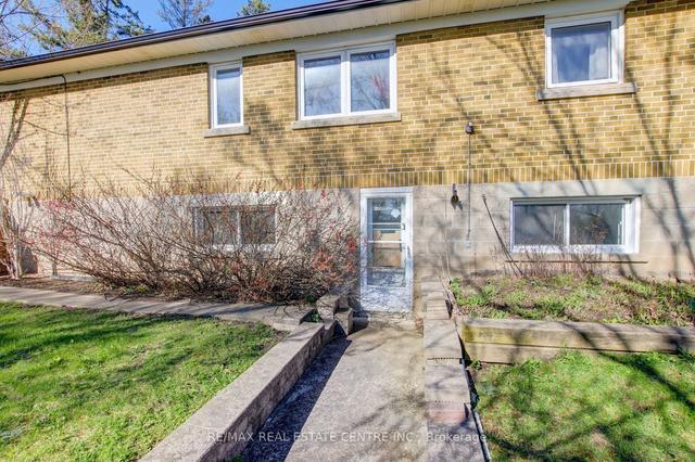 338 Queen St S, House detached with 2 bedrooms, 2 bathrooms and 5 parking in Mississauga ON | Image 32