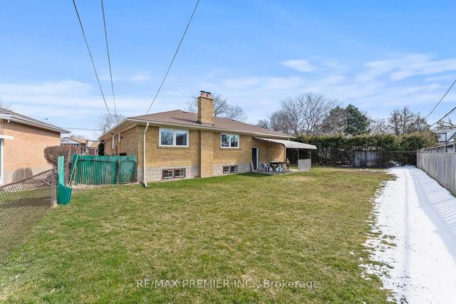 41 Allonsius Dr, House detached with 3 bedrooms, 2 bathrooms and 6 parking in Toronto ON | Image 20