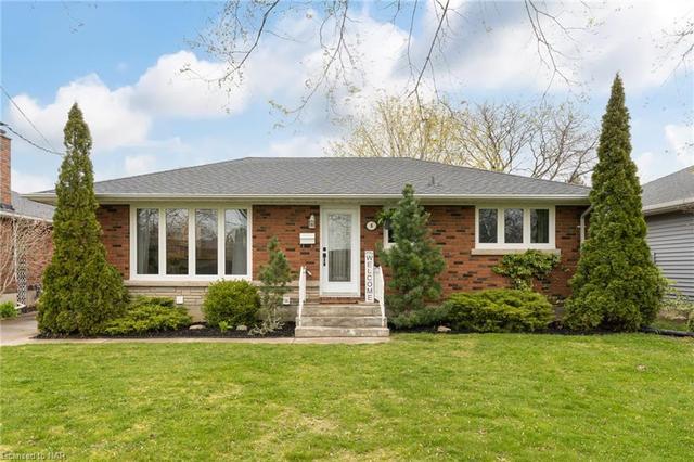 6 Robert Street, House detached with 4 bedrooms, 2 bathrooms and 4 parking in St. Catharines ON | Image 1