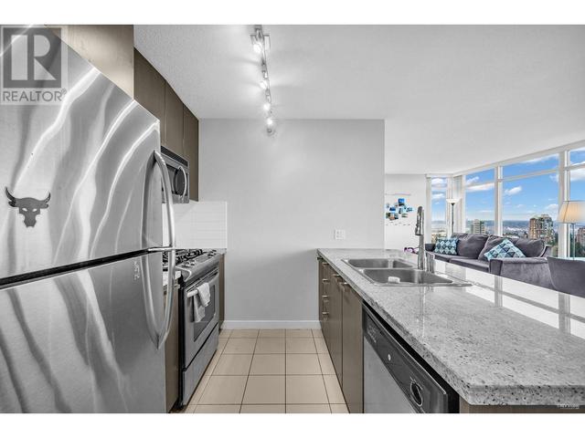 2106 - 6688 Arcola Street, Condo with 2 bedrooms, 2 bathrooms and 1 parking in Burnaby BC | Image 10