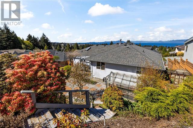 5393 Georgiaview Cres, House detached with 3 bedrooms, 3 bathrooms and 3 parking in Nanaimo BC | Image 3