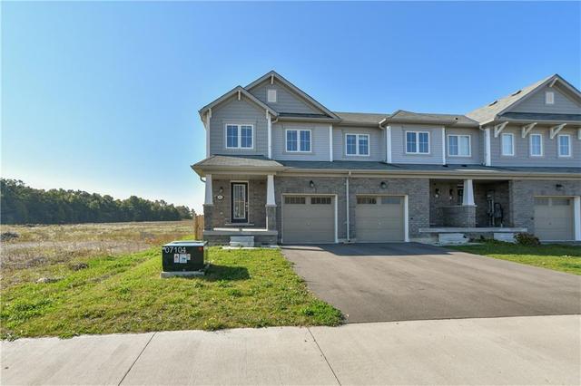 401 Pumpkin Pass, House attached with 3 bedrooms, 2 bathrooms and 1 parking in Hamilton ON | Image 1