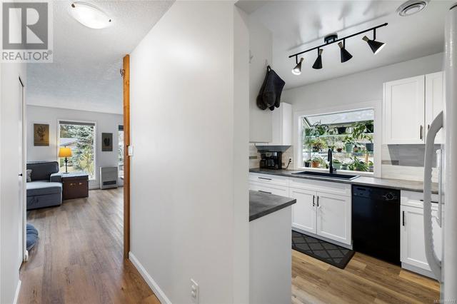 2739 Camcrest Dr, House detached with 3 bedrooms, 1 bathrooms and 6 parking in Nanaimo BC | Image 12