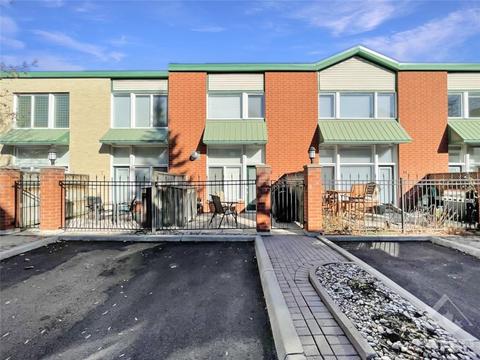 9 - 170 Cathcart Street, Townhouse with 1 bedrooms, 2 bathrooms and 1 parking in Ottawa ON | Card Image
