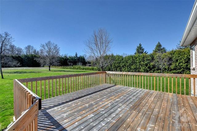 113 Huntley Manor Drive, House detached with 4 bedrooms, 3 bathrooms and 6 parking in Ottawa ON | Image 23