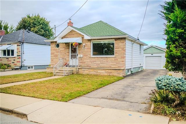 1025 Central Avenue, House detached with 2 bedrooms, 1 bathrooms and 4 parking in Hamilton ON | Image 23
