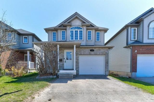 1223 Countrystone Dr, House detached with 3 bedrooms, 4 bathrooms and 3 parking in Kitchener ON | Image 1