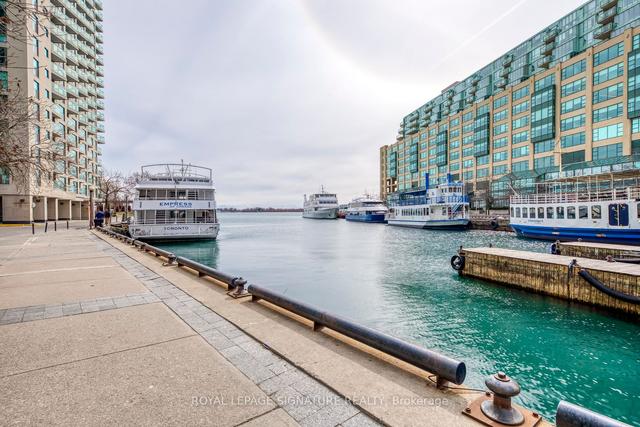 2207 - 77 Harbour Sq, Condo with 2 bedrooms, 2 bathrooms and 1 parking in Toronto ON | Image 28