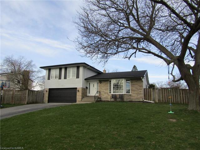 721 Holgate Crescent, House detached with 4 bedrooms, 2 bathrooms and 6 parking in Kingston ON | Image 1