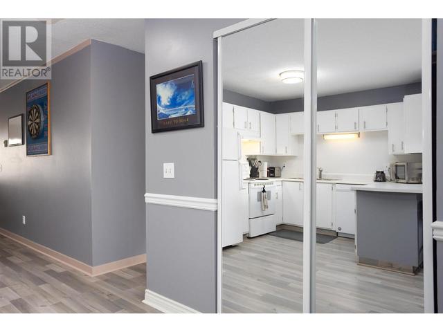 202 - 290 Mills Road, House attached with 2 bedrooms, 1 bathrooms and 1 parking in Kelowna BC | Image 21