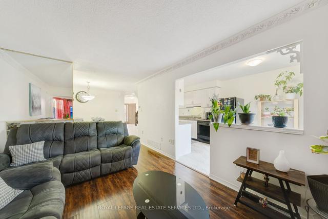 502 Barton St, Townhouse with 3 bedrooms, 3 bathrooms and 2 parking in Hamilton ON | Image 4