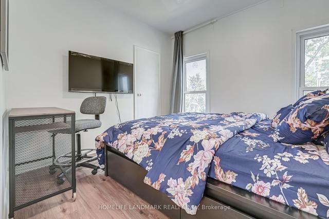 76 Burlington St, House detached with 3 bedrooms, 2 bathrooms and 2 parking in Toronto ON | Image 17