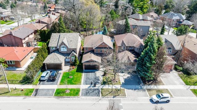 1127 Queen St W, House detached with 4 bedrooms, 4 bathrooms and 6 parking in Mississauga ON | Image 23