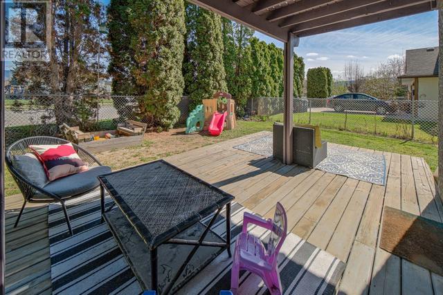 1193 Lawson Avenue, House detached with 4 bedrooms, 3 bathrooms and 3 parking in Kelowna BC | Image 32