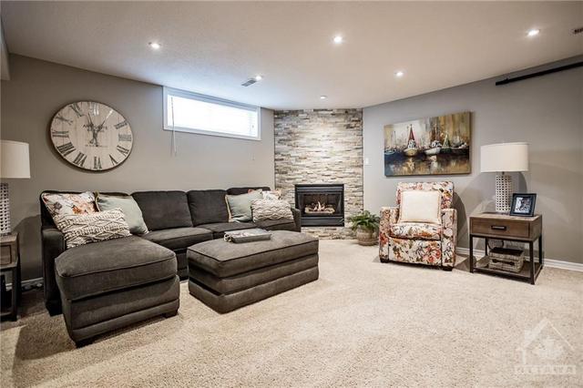39 Steggall Crescent, House detached with 4 bedrooms, 4 bathrooms and 5 parking in Ottawa ON | Image 24