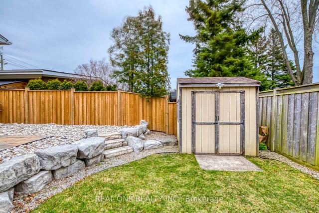 1216 Holton Heights Dr, House detached with 2 bedrooms, 2 bathrooms and 10 parking in Oakville ON | Image 30