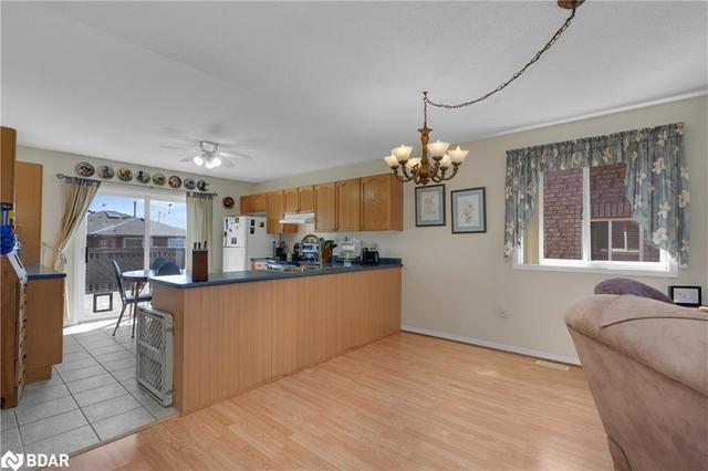32 Dunsmore Lane, House detached with 4 bedrooms, 3 bathrooms and 6 parking in Barrie ON | Image 3