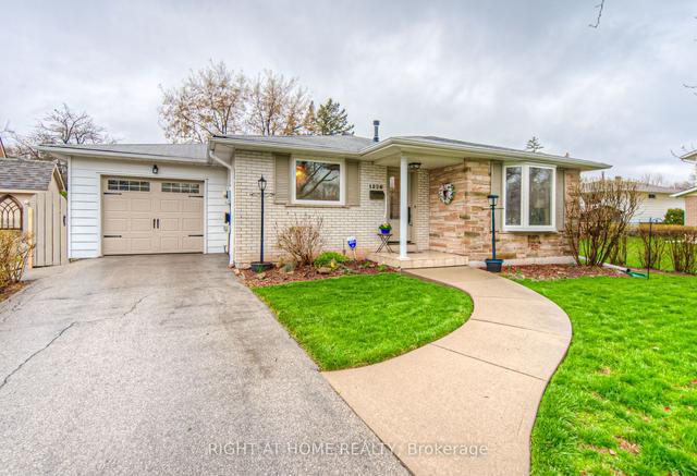 1226 Owen Crt, House detached with 3 bedrooms, 2 bathrooms and 4 parking in Oakville ON | Image 12