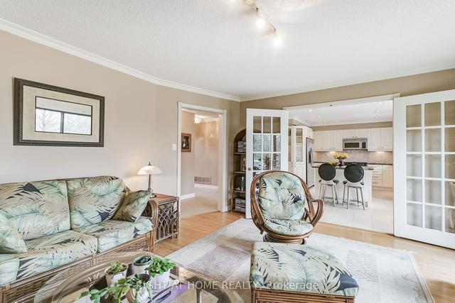 2952 Kingsway Dr, House detached with 4 bedrooms, 4 bathrooms and 6 parking in Oakville ON | Image 6