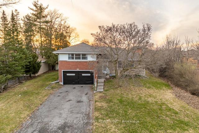 63 Deerhurst Rd, House detached with 3 bedrooms, 2 bathrooms and 8 parking in Hamilton ON | Image 1