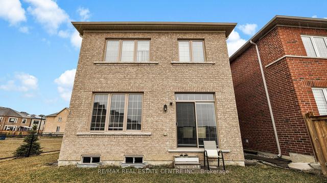 38 Clunburry Rd, House detached with 4 bedrooms, 4 bathrooms and 2 parking in Brampton ON | Image 33