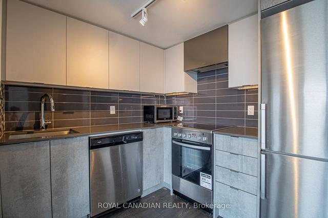 1108 - 30 Gibbs Rd, Condo with 2 bedrooms, 2 bathrooms and 1 parking in Toronto ON | Image 2