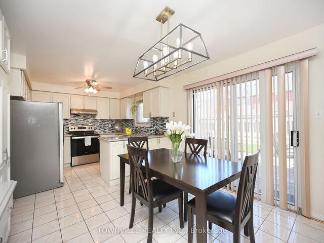 35 Red Cedar Cres, House detached with 5 bedrooms, 5 bathrooms and 6 parking in Brampton ON | Image 3
