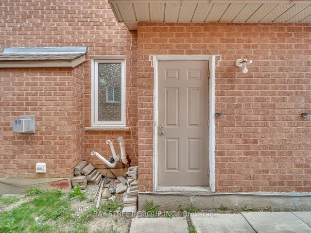 56 Hood Cres, House detached with 3 bedrooms, 4 bathrooms and 3 parking in Brampton ON | Image 35