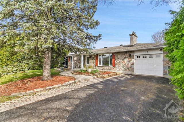 4 Assiniboine Drive, House detached with 3 bedrooms, 2 bathrooms and 2 parking in Ottawa ON | Image 1