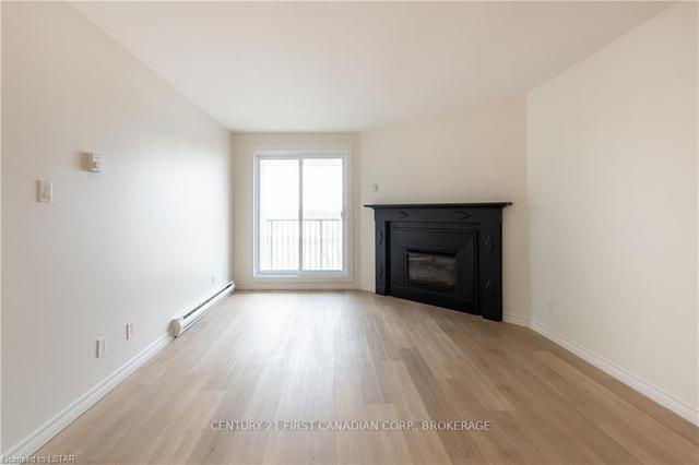 308 - 739 Deveron Cres, Condo with 2 bedrooms, 1 bathrooms and 0 parking in London ON | Image 4