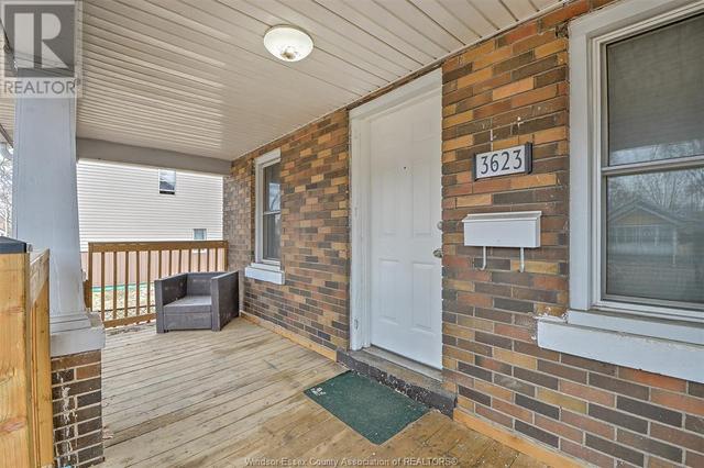 3623 Queen, House detached with 3 bedrooms, 2 bathrooms and null parking in Windsor ON | Image 9