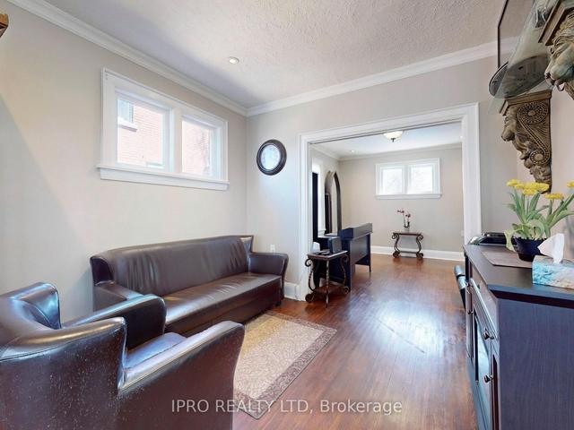 219 Queen St W, House detached with 2 bedrooms, 2 bathrooms and 6 parking in Brampton ON | Image 34