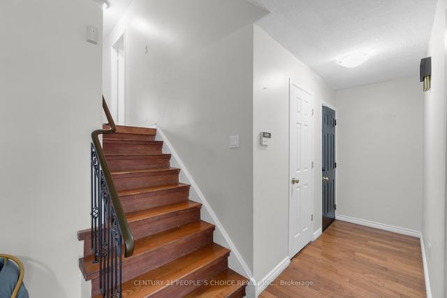 3741 Keenan Cres, House semidetached with 3 bedrooms, 2 bathrooms and 5 parking in Mississauga ON | Image 8