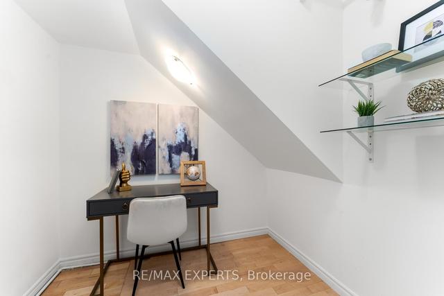 1 - 52 St Nicholas St, Townhouse with 1 bedrooms, 2 bathrooms and 2 parking in Toronto ON | Image 17