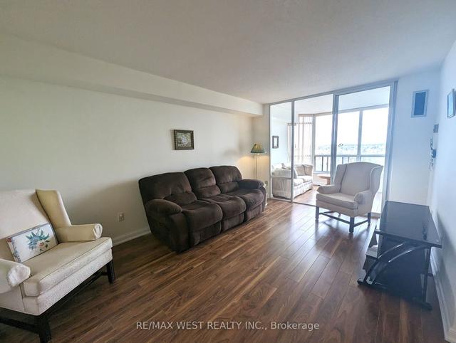 1205 - 24 Hanover Rd, Condo with 1 bedrooms, 1 bathrooms and 1 parking in Brampton ON | Image 30