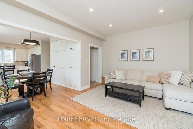 1 Archstone St, House detached with 4 bedrooms, 4 bathrooms and 4 parking in Whitby ON | Image 7