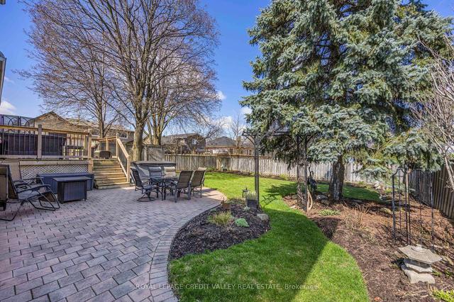 25 Caledon Cres, House detached with 3 bedrooms, 2 bathrooms and 6 parking in Brampton ON | Image 29
