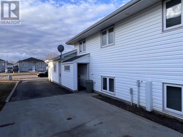 755 Porcupine Blvd, House detached with 3 bedrooms, 3 bathrooms and null parking in Thunder Bay ON | Image 4