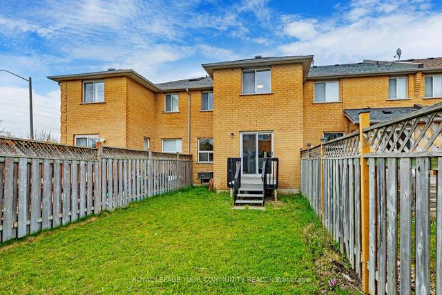 167 Kimono Cres, House attached with 3 bedrooms, 3 bathrooms and 2 parking in Richmond Hill ON | Image 33