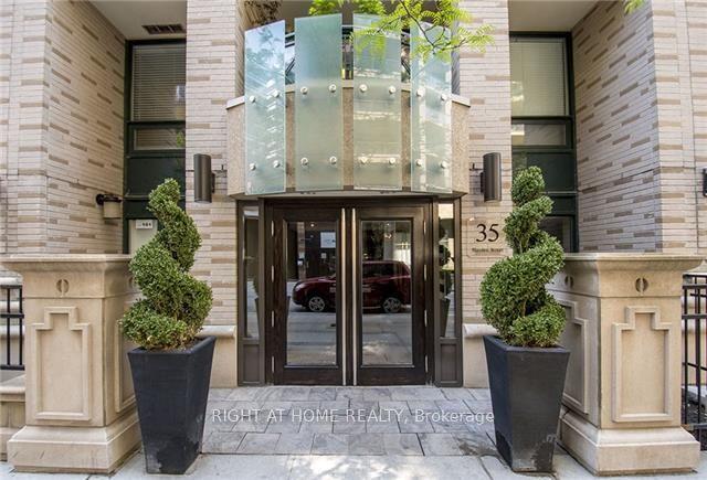 1606 - 35 Hayden St, Condo with 2 bedrooms, 2 bathrooms and 1 parking in Toronto ON | Image 12