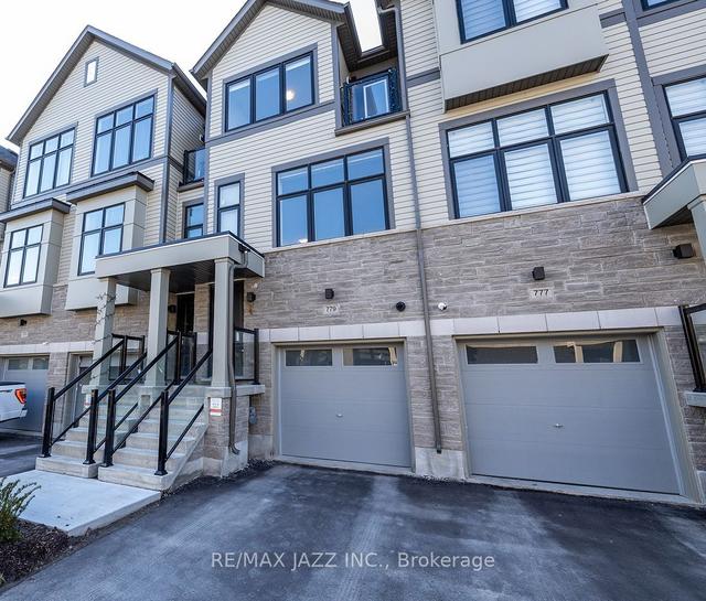 779 Eddystone Path, House attached with 3 bedrooms, 4 bathrooms and 2 parking in Oshawa ON | Image 1