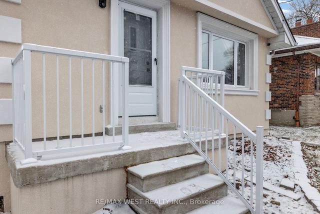 90 Westcroft Dr, House detached with 3 bedrooms, 2 bathrooms and 4 parking in Toronto ON | Image 34