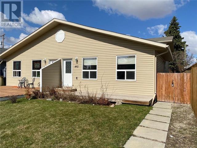 4912 54 Avenue, House semidetached with 3 bedrooms, 2 bathrooms and 2 parking in Olds AB | Image 1