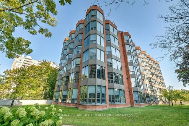 602 - 2121 Lakeshore Rd, Condo with 2 bedrooms, 2 bathrooms and 1 parking in Burlington ON | Image 32