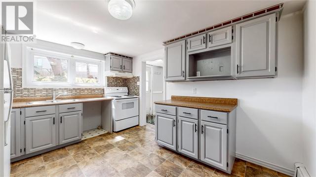 1 Glendale Avenue, House other with 5 bedrooms, 2 bathrooms and null parking in Mount Pearl NL | Image 2