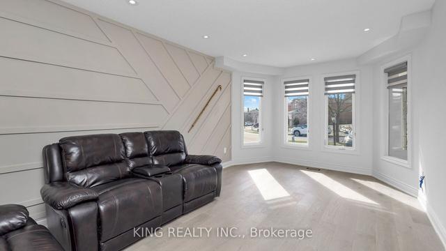 19 Kirk Dr, House detached with 5 bedrooms, 5 bathrooms and 8 parking in Brampton ON | Image 39