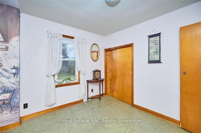 297 Carlton St, House detached with 5 bedrooms, 2 bathrooms and 6 parking in St. Catharines ON | Image 7
