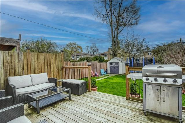 127 Chestnut Cres, House semidetached with 3 bedrooms, 2 bathrooms and 2 parking in Toronto ON | Image 25