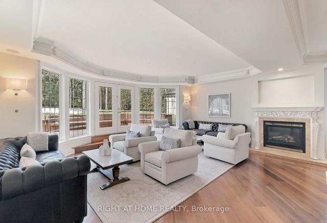 6 Hunthill Crt, House detached with 4 bedrooms, 7 bathrooms and 12 parking in Toronto ON | Image 3